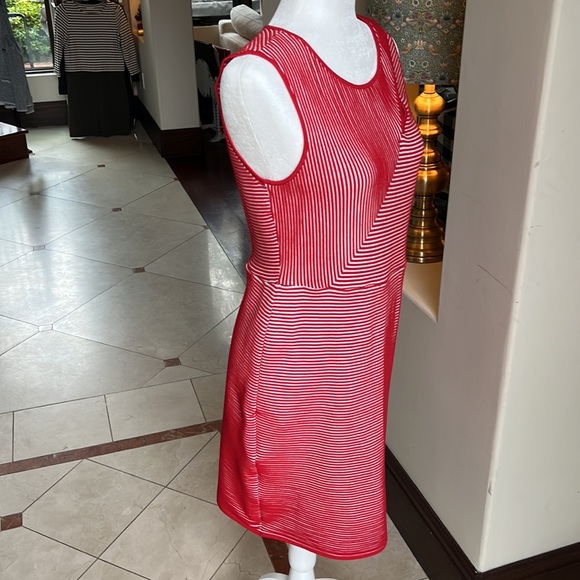 Emporio Armani Red and White Dress. Size 46. (Size 8) - Picture 4 of 8